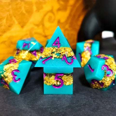 Faewyld - Handcrafted Sharp Edge Dice Set & Dice Case