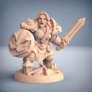 Dwarven Female Fighter A | BeaMini Print to Order Miniatures