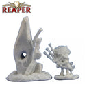 Highlands Familiar & Menhir - Dark Heaven Bones Unpainted Miniatures by Reaper Miniatures - Bea DnD Games
