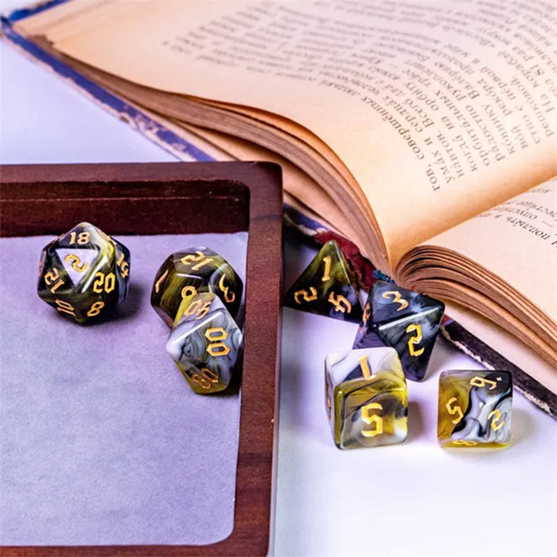 Underworld Gold - 7 Piece Polyhedral Dice Set + Dice Bag - Bea DnD Games